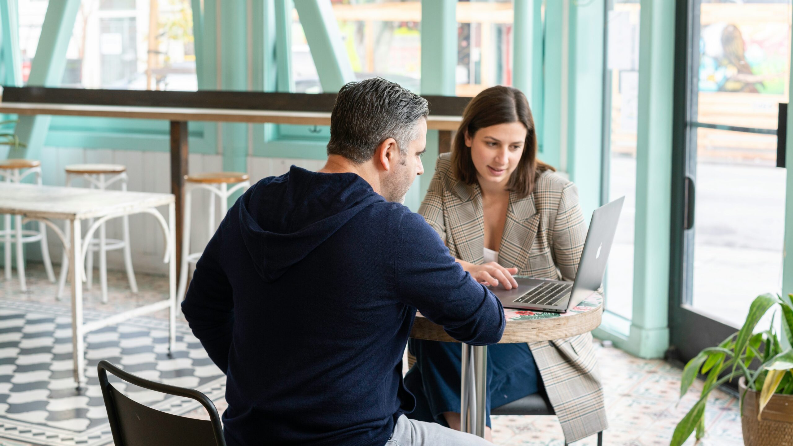 linkedin sales solutions i1mxzuhqd2k unsplash